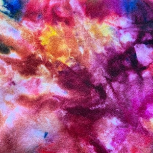 Feutre céleste, peint à la main dans de magnifiques couleurs vives. Par incréments de 20 cm.