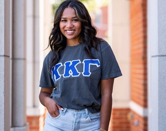 Camiseta con letras griegas de hermandad con purpurina azul rey / Camiseta unisex de cuello redondo con colores cómodos / Camiseta de hermandad griega / Camisetas con letras grandes y pequeñas