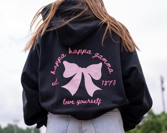 Kappa Kappa Gamma Bowtifully You Love Yourself Bow Sweat à capuche Gildan imprimé grec/Grande petite famille Sweats à capuche/Cadeau universitaire