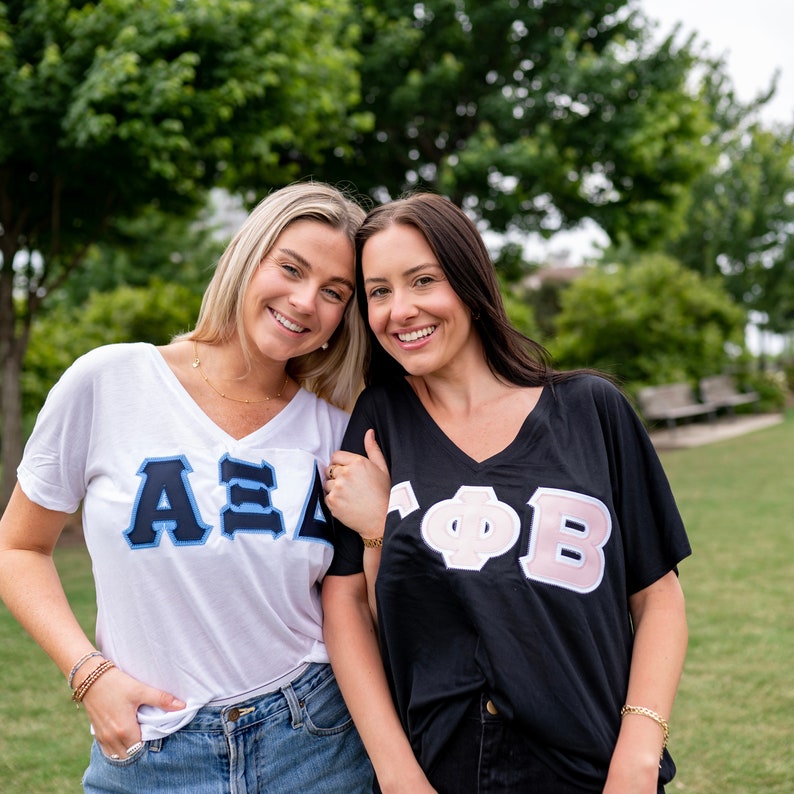 Basic Sorority Greek Letter T Shirt / Bella Canvas Slouchy V Neck / Greek Letter Sorority Double Stitched Shirt / Big Little Letters Shirts zdjęcie 1