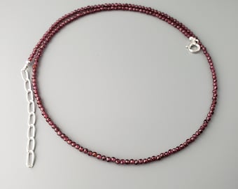 Delicado collar de granate