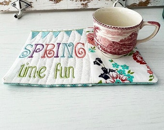 Spring Mug Rug: Floral Embroidery Pattern (ITH 5x7)