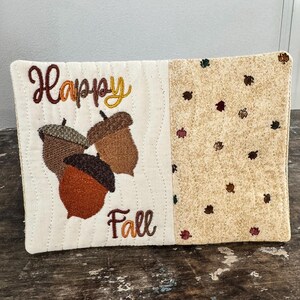 Happy Fall Mug Rug Machine Embroidery Design, Fall Acorn Mug Rug Pattern, Autumn In the Hoop Project, 2 Sizes