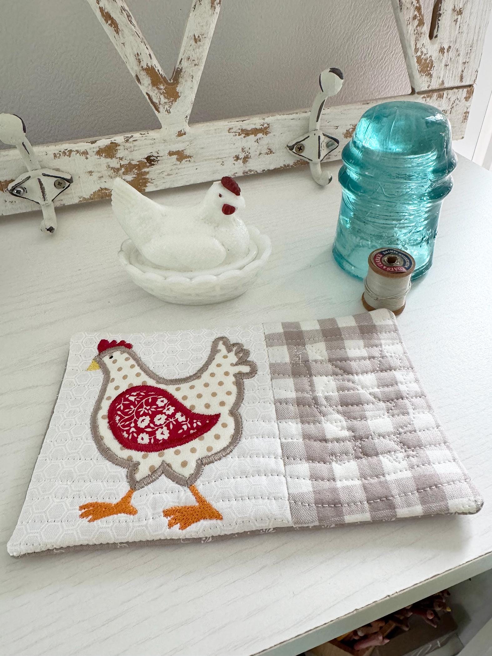 Chicken Mug Rug, 5x7 and 6x10 Hoops, ITH Machine Embroidery and ...