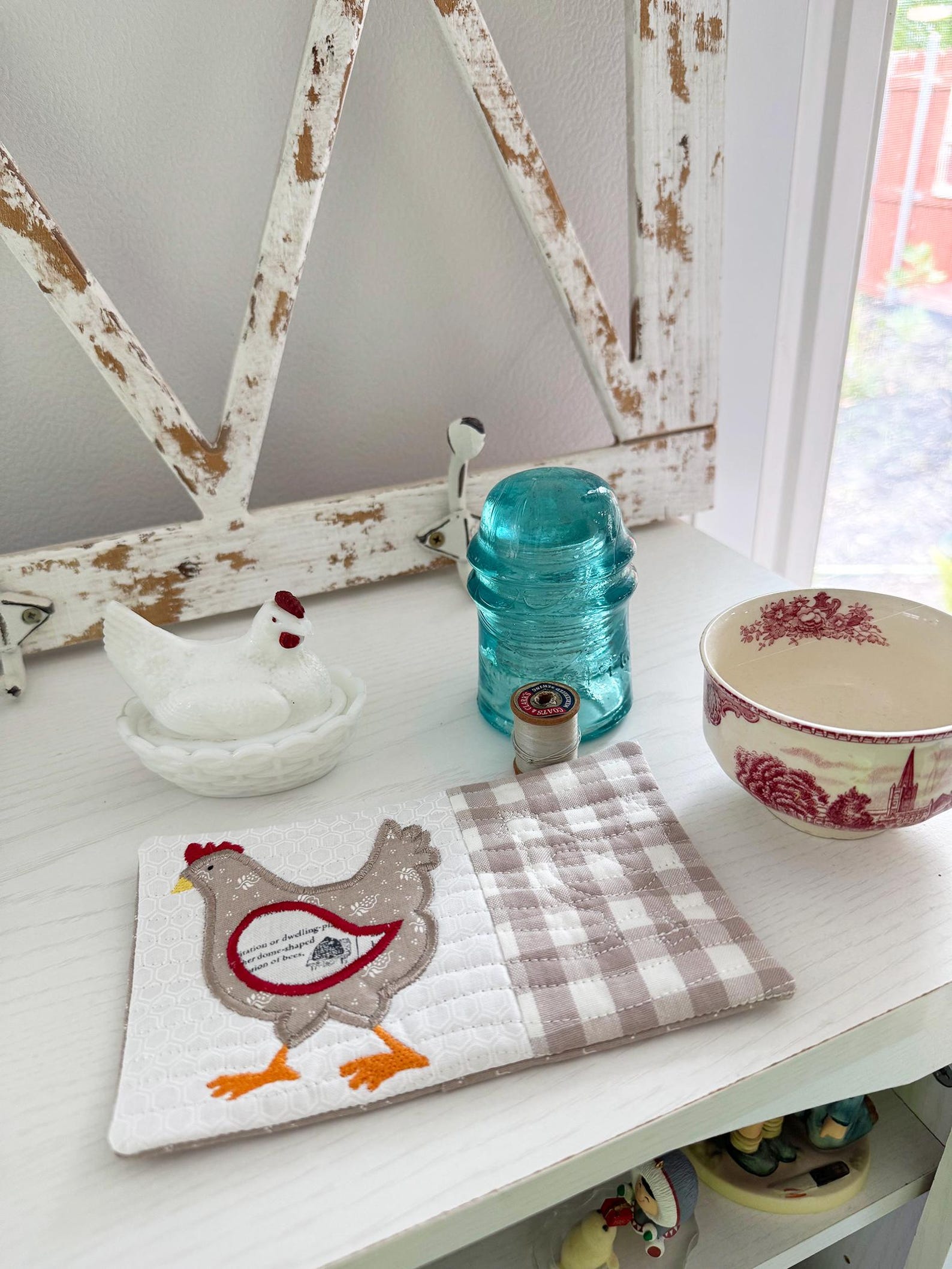 Chicken Mug Rug, 5x7 and 6x10 Hoops, ITH Machine Embroidery and ...