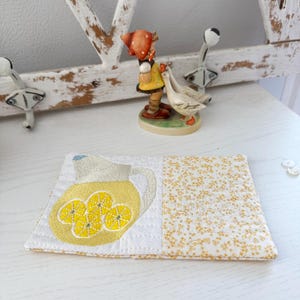 ITH Lemonade Mug Rug, ITH Machine Embroidery Pattern, Two Sizes