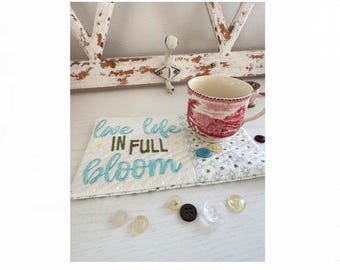 ITH Floral Mug Rug Pattern: Machine Embroidery Design (Two Sizes)