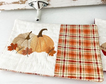 Two Pumpkins Mug Rug: Autumn Embroidery ITH Pattern (5x7, 6x10)