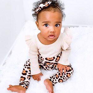 Taupe Leopard gerippte Leggings und / oder Stirnband, Unisex Boho Baby, Preemie Mädchen Kleidung, Neugeborene nach Hause kommen Outfit, süße Kleinkind Hose