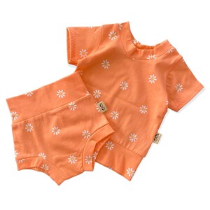 Daisies on Peach Dudis Summer Lounge Set, Handmade Kids Tee and Shorts Set, Summer outfit, Newborn Clothes, Toddler Fashion Outfit