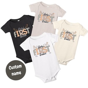 Personalisierter Baby erster Ostern Body, Benutzerdefinierter Name Ostergeschenk, 1. Ostern Babykleidung, süße Babykleidung Vintage Benutzerdefinierte Name Geschenk