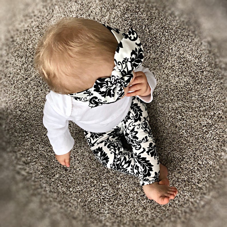 Organic Black /& White Print Leggings and Headband Set Baby Gift Set Baby Girl Outfit Newborn Girl Coming Home Outfit Preemie Clothes