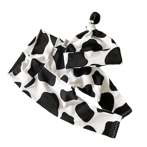Cow Spots Print Leggings and Knot Hat Set, Cute Preemie Clothes, Unisex Newborn Coming Home Outfit, Baby Birthday Pants and Beanie Gift