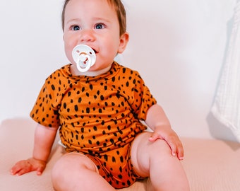 Tan Brush Spots Dudis Summer Lounge Set, Handmade Kids Tee and Shorts Set, Summer holiday outfit, Newborn Fashion, Baby Yoga Outfit