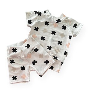 MAROON CROSS CONTRAST KIDS SHORT WEAR