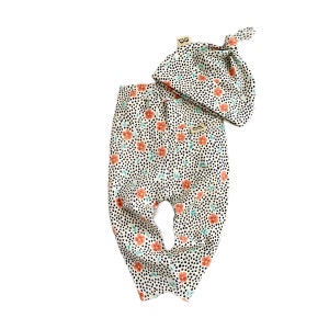 Baby Girl Poppy Seeds Leggings and Knot Hat Set, Cute Preemie Clothes, Newborn Coming Home Outfit, Baby Pants and Beanie Gift Take Home Set