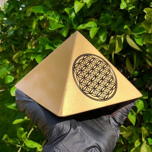 8 Sided Gold Jumbo EMF Protector Pyramids 5.5" Atomized Metal Pyramids with Copper Wrapped Quartz, Atomized metals, Shungite and More!