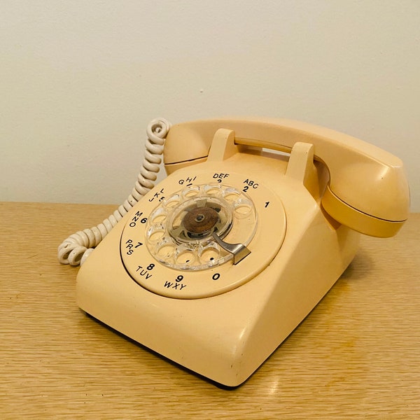 Vintage Cream Rotary Phone