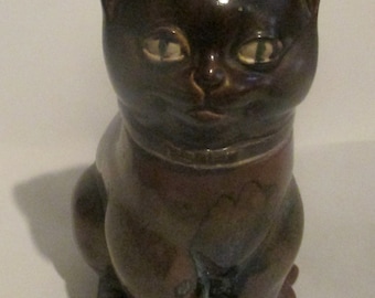 Porcelain box cat