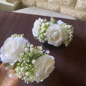Hand gajra / flower bracelets / rose / baby’s breath / white handset / Haldi / Holid / Mehndi / Pakistani / Indian / Mayoon / floral jewelry
