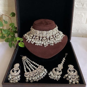 Anam Bridal Set  - Indian & Pakistani Jewelry - Traditional Desi Jewellery