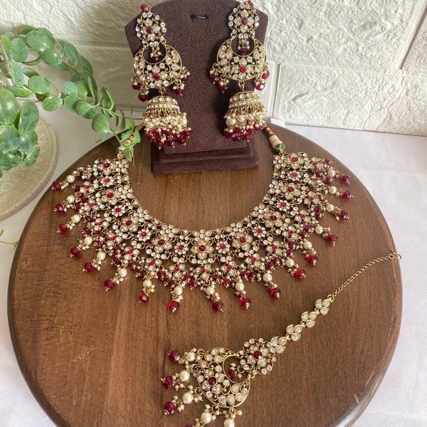 Indian jewelry / maroon and gold / gold bridal / maroon bridal jewelry / pakistani Indian jewelry / jhumkas / tikka / maroon bridal jewelry