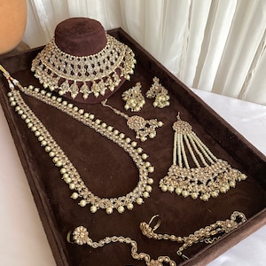 Indian Full bridal Set / Pakistani jewelry /Indian / bridal / desi / polki / antique gold / Traditional / wedding / long / choker bib / hath