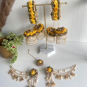 Floral green yellow jewelry / flower / haldi / mayoon / Mendhi / earrings tikka / holud / Pakistani / Indian Desi / hand sets / traditional