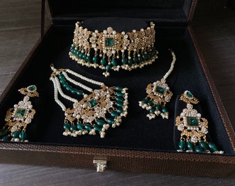 Harleen set - Intricate Desi Bridal Set with Jhummar and Earrings
