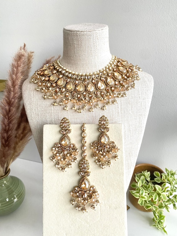 Gold Bridal Jewelry Set – Choker, Earrings, Maang Tikka