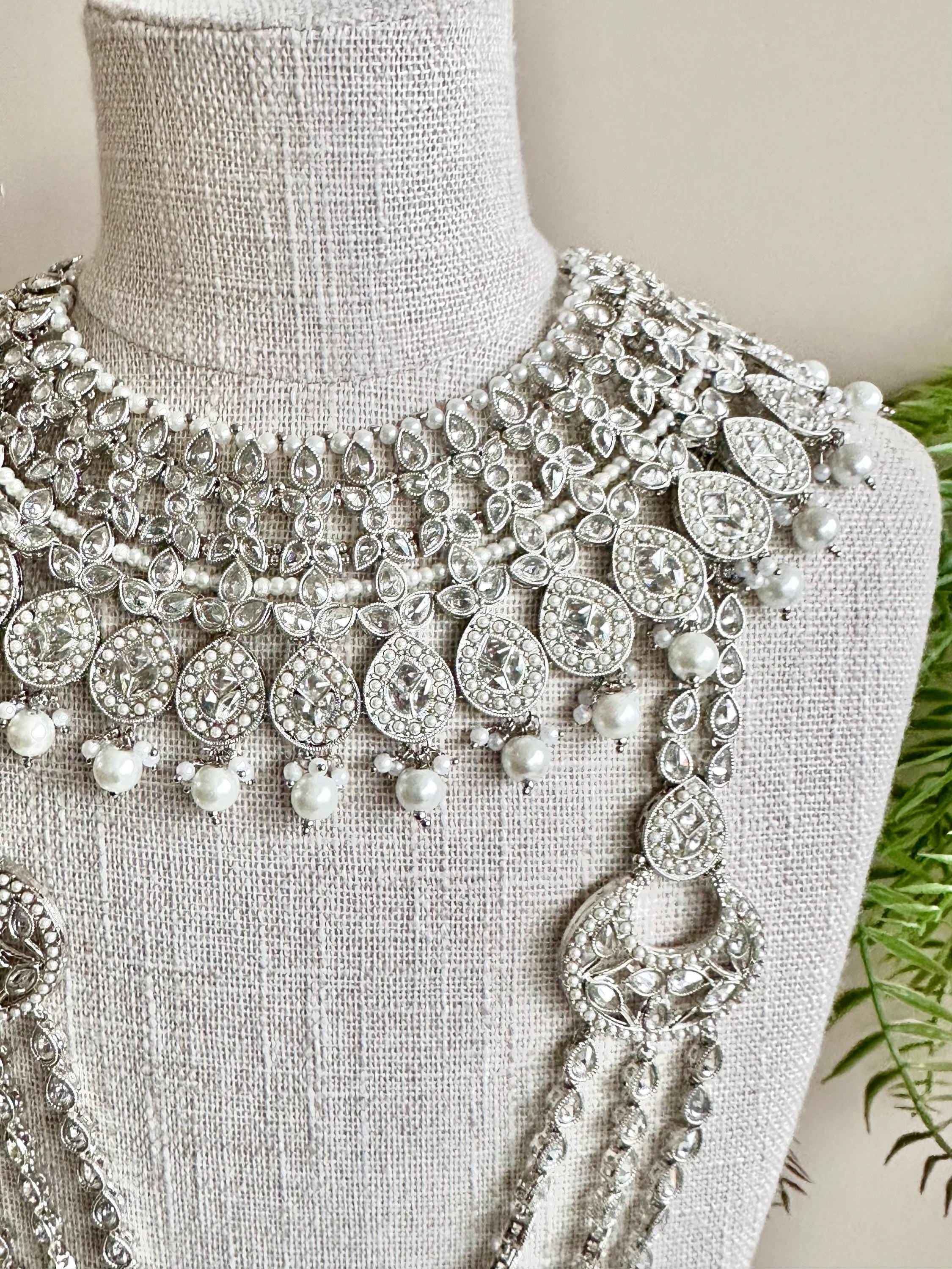 Orecchini Polki Jhumka in oro antico: gioielli tradizionali indiani per le nozze, orecchini importanti per le damigelle d'onore con gioielli di Bollywood - Italia