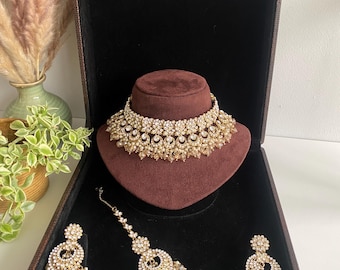Gold Polki Indian Bridal Jewelry Set – Tikka, Choker, Earrings