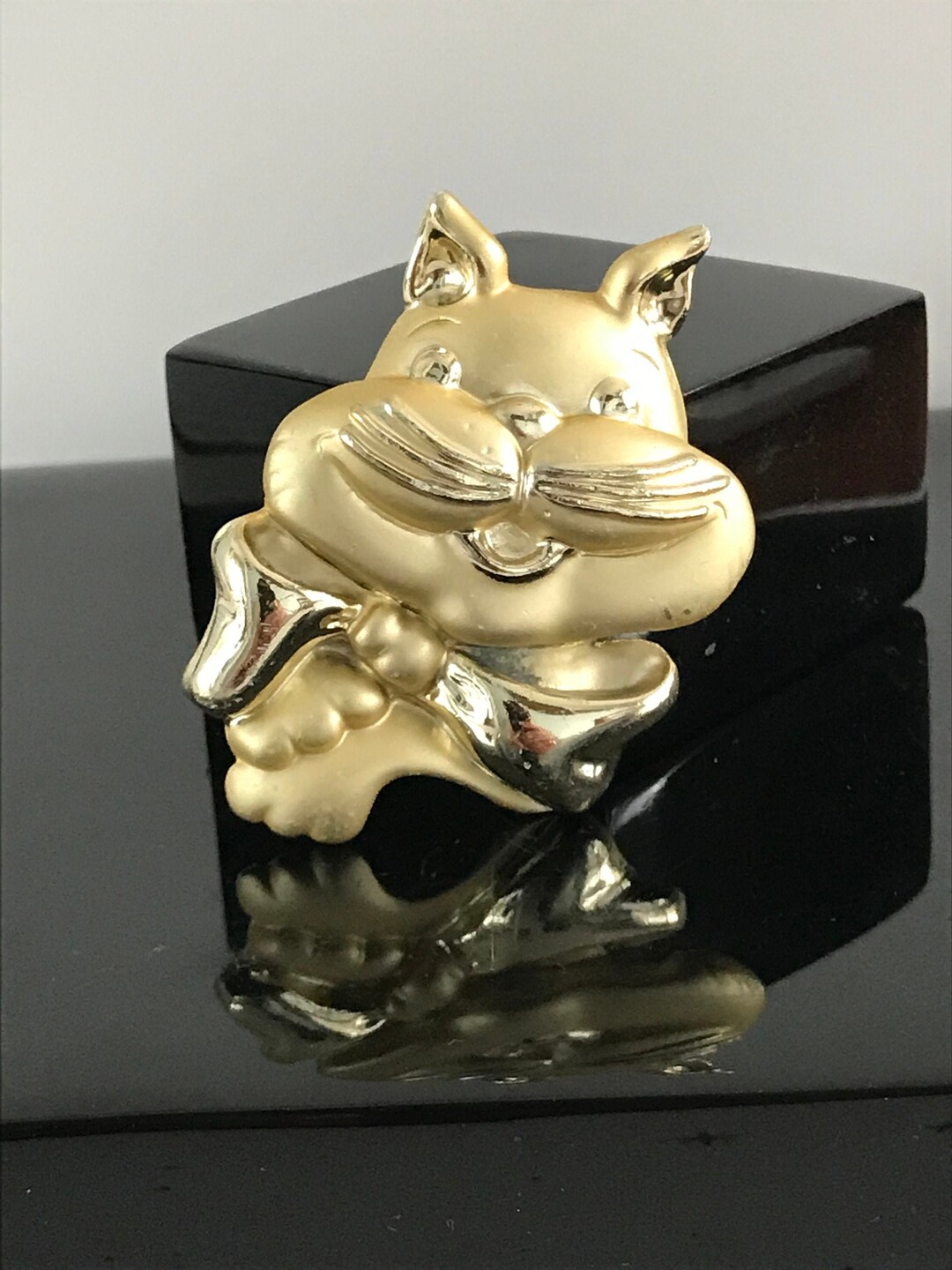 Vintage Gold Tone Cat Brooch: Smiling Kitty With Bow Pin - Etsy