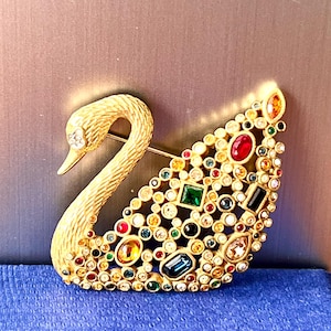 Swarovski veelkleurige Oostenrijkse kristallen zwaan broche Swarovski 1995 SCS-lid Centenary grote zwaan broche kostuum strassteen goudkleurige pin 1995