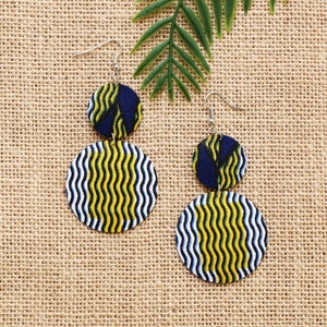 Boucles d&#39;oreilles Temzit, Wax Kente bleu, Boucles africaines, Boucles d&#39;oreilles bleu, Bijou africain, Bijou femme, Tissu africain