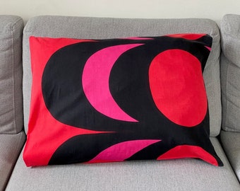Marimekko Kaivo Pillow Cover: Red Geometric Cotton Cushion