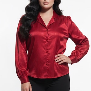 Camicetta vintage in raso rosso anni '80, Clarissa New York, camicia a righe con bottoni, top in poliestere a maniche lunghe, taglia 16, camicetta festiva retrò glamour