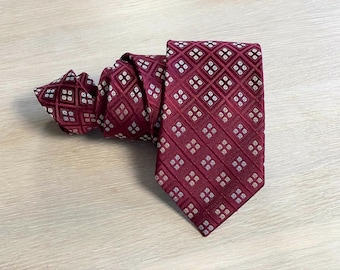 Cravate Homme Hugo Boss 100% Soie - Motif Paisley Rouge - Fabriquée En Italie - Occasion