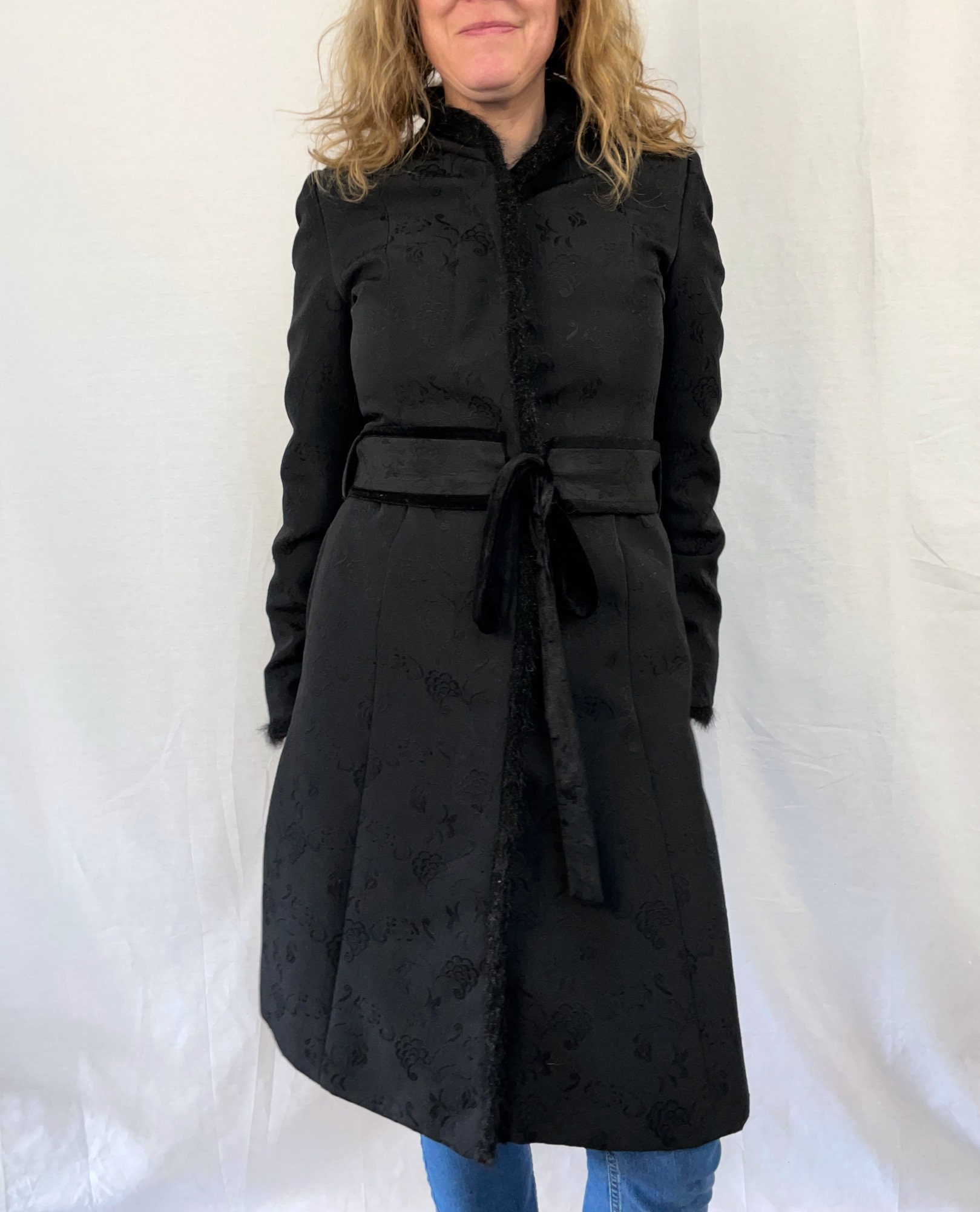 Black Jacquard Trench Coat with Velvet Belt by Soaked in Luxury, Elegant Floral Pattern Long Jacket, Women’s Formal Winter Coat, Size S Black Jacquard Trench Coat with Velvet Belt by Soaked in Luxury, Elegant Floral Pattern Long Jacket, Women’s Formal Winter Coat, Size S