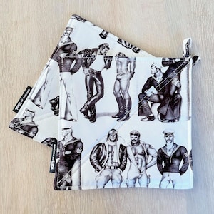 Tom of Finland pannenlappen van Finlayson, Gay Art Kitchen Decor