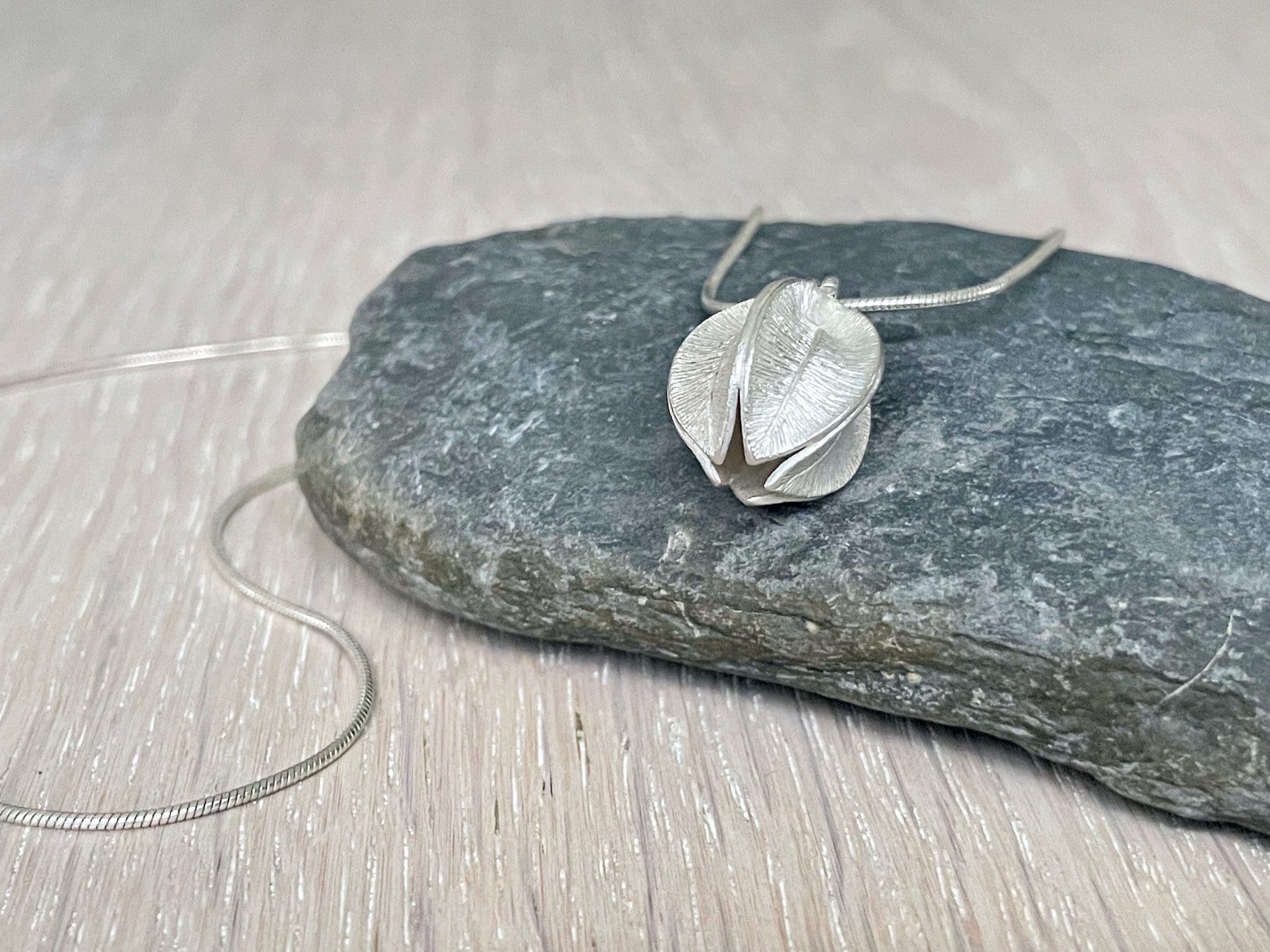 Finland製 カレワラ ペンダント ネックレス925 カレワラ・コル、フィンランド 2003 年。スターリング シルバーの