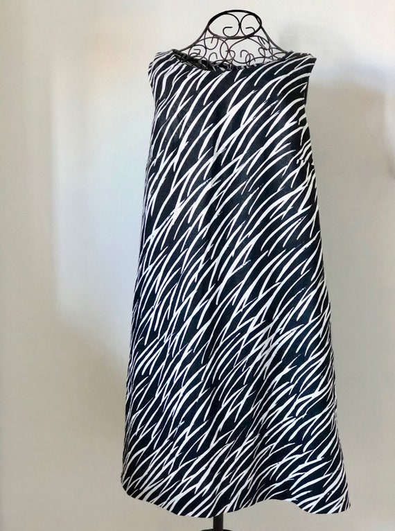 MARIMEKKO Vintage Shift dress, Black and White A-… - image 9