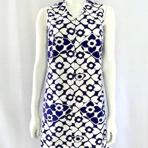 Vintage 1960s Navy Blue White Floral Shift Dress, Sleeveless Mod A-Line Dress, Retro Cocktail Party Dress, Size Medium