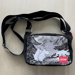 Moomin Crossbody Canvas Bag, Adjustable Strap Shoulder Bag, Moomintroll & Snorkmaiden Black White Print, Official Moomin Characters Gift