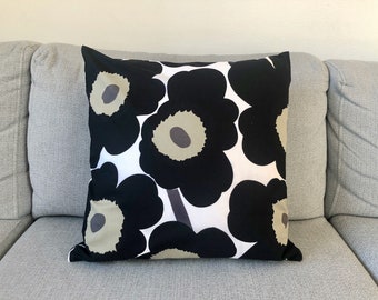 Black and white Marimekko Unikko Floral pillow cover, Poppy print Cushion cover