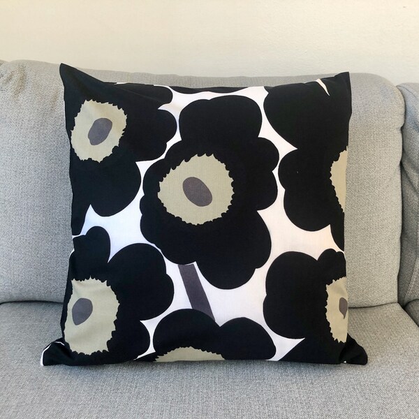 Black and white Marimekko Unikko Floral pillow cover, Poppy print Cushion cover