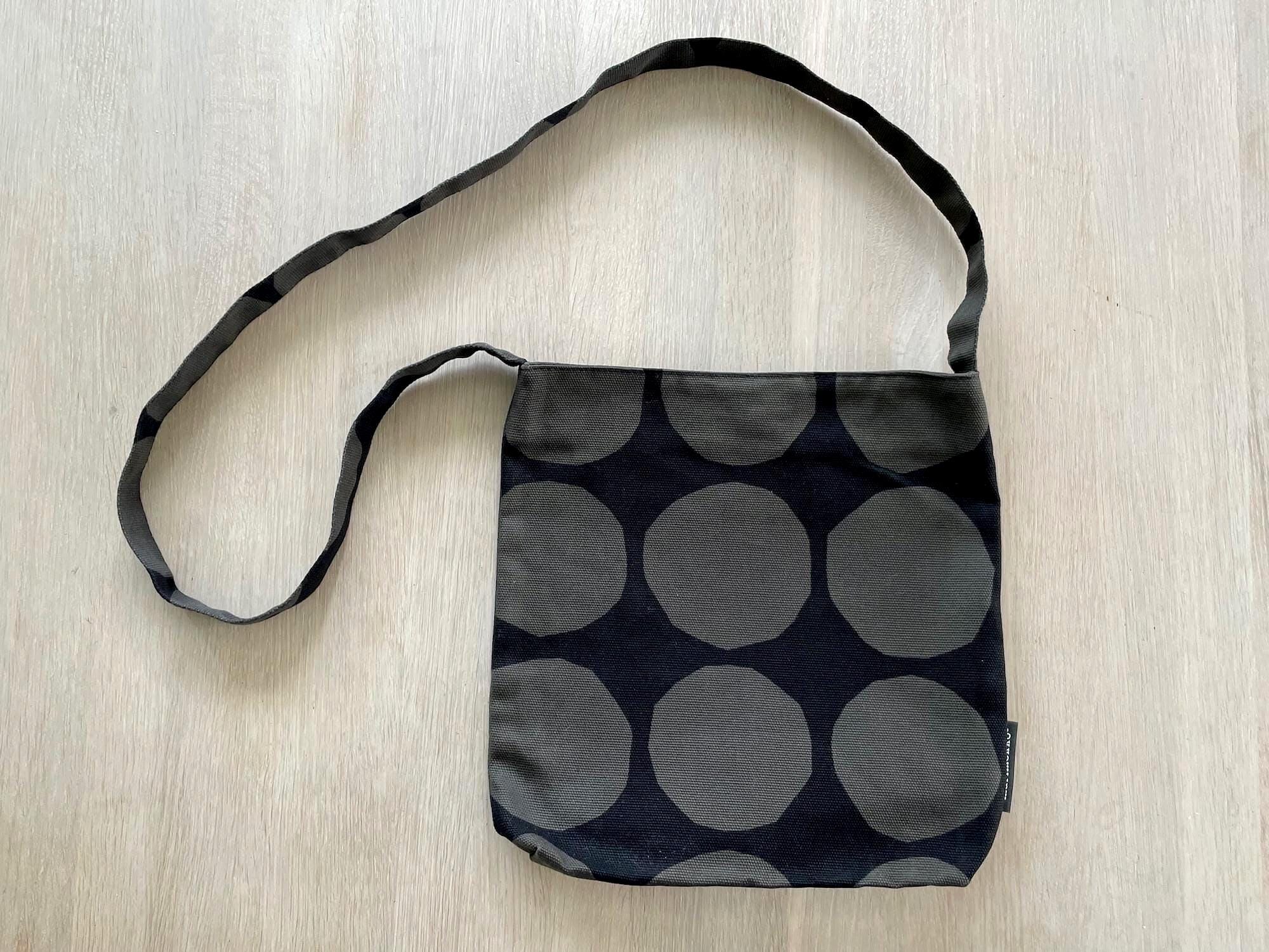 お見舞い Marimekko Kivet Print Dot Grey & Black Bag, Crossbody バッグ