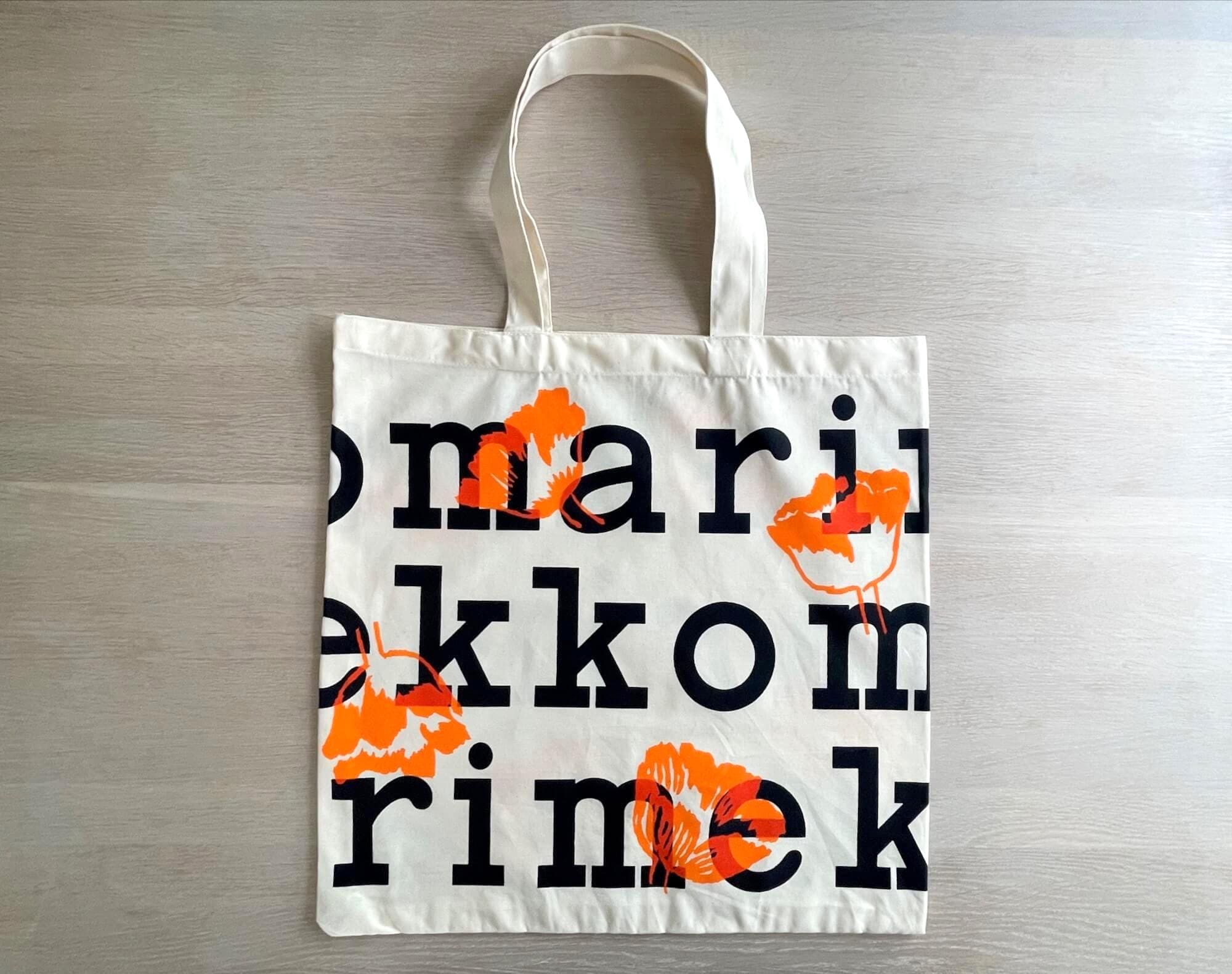 marimekko ロゴプリント トートバッグ Marimekko Logo Tote Bag: Black & White Organic Cotton With Orange