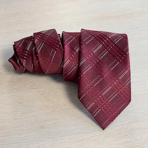 Vintage Skinny Maroon Tie Made in Finland, Otto Style Retro Mens Necktie with Plaid Pattern, 80s Retro Birthday Gift for Men