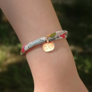 Pulsera liberty personalizada para niña o adolescente medallón grabado con iniciales en baño de oro de 10mm Regalo para mujer o niña